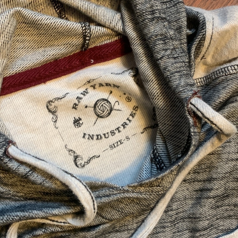 Raw yarn industries grey hooded shirt size small in box 6 - Picture 5 of 6
